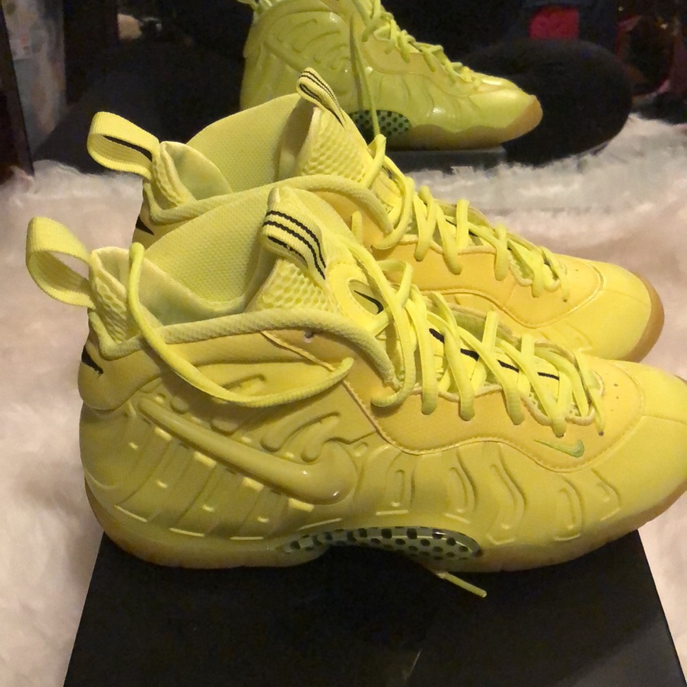 Highlighter Nike Foam Posites